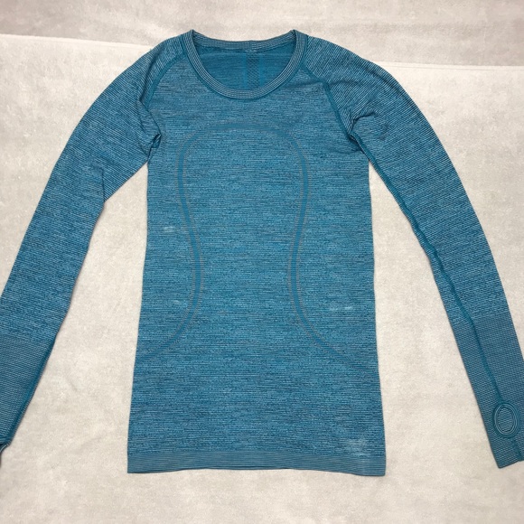 lululemon athletica Tops - Lululemon Swiftly Tech Long Sleeve. Barely worn.
